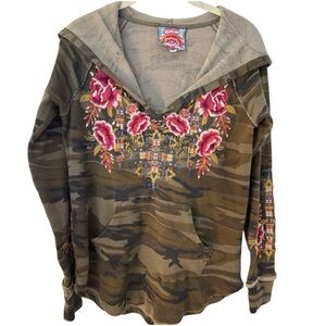 Johnny Was Axton Thermal Hoodie Camo Floral Embroidery XS Mint Condition Boho